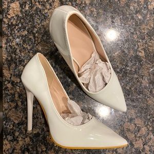 SHEIN Toe-Pointed High Heels